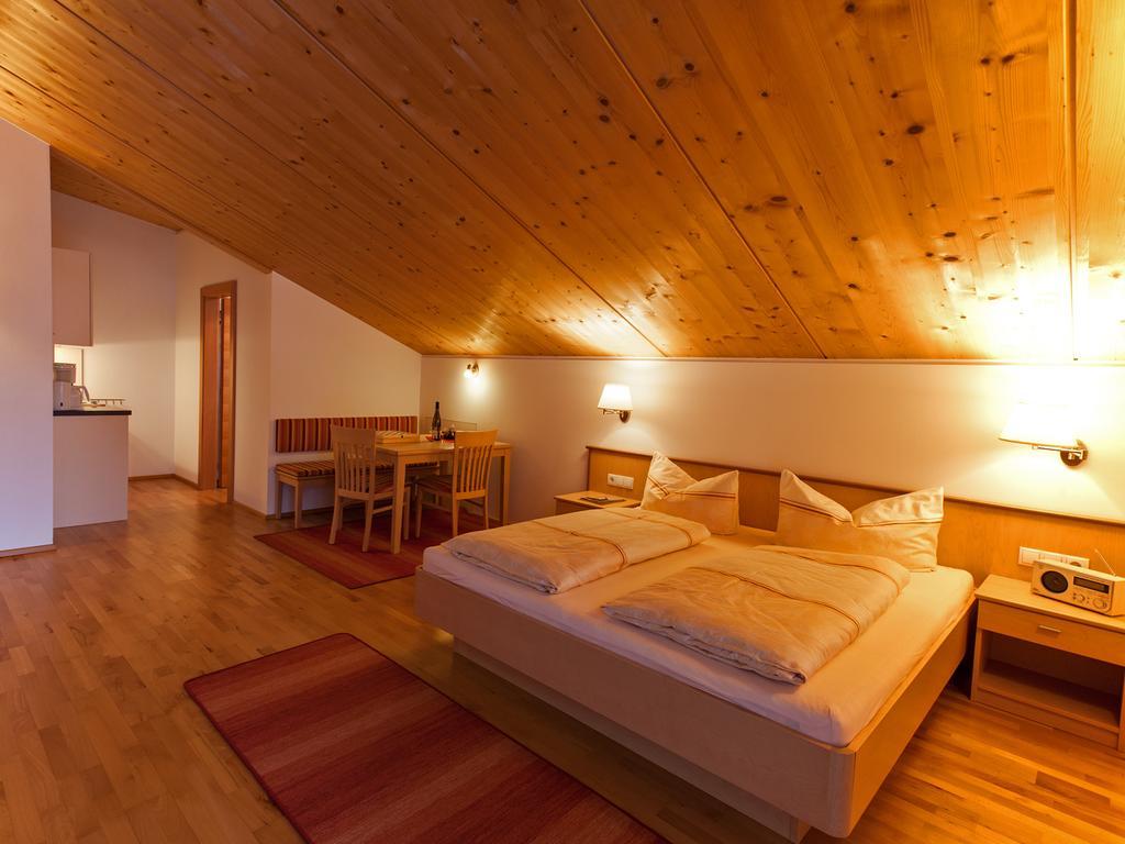 Haus Sebastian Apartment Лех ам Алберг Стая снимка